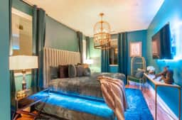 Playmate Lounge - Rooftop Hot Tub Game Room!