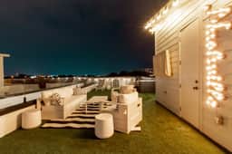 Playmate Lounge - Rooftop Hot Tub Game Room!