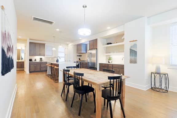 5 Points | 2 King Suites | Wet Bar + Dual Decks