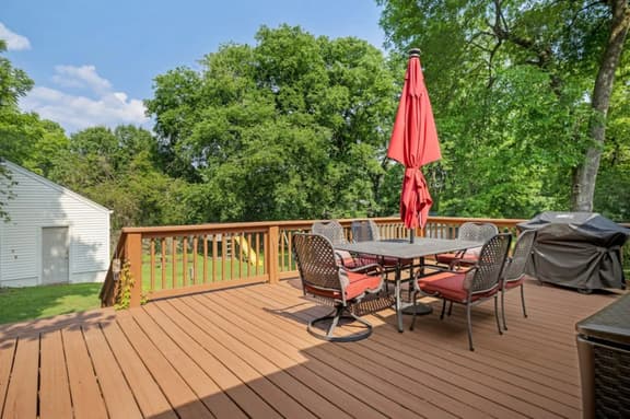 Trendy East Nashville Home | Huge Fenced Yard & Deck | 4 Free Parking Spots