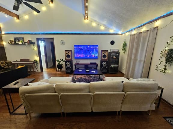 Nashville Woodland Retreat | 15 Mins to Broadway | Acreage + Wood Stove