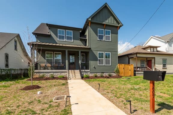 Spacious 4BR Group Retreat | Near Downtown & Germantown | Sleeps 10